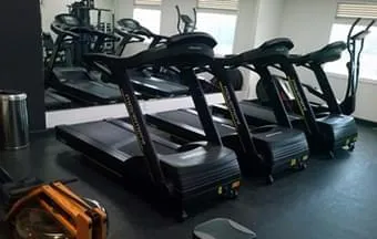 Reforma de sala de ginástica conta com equipamentos modernos