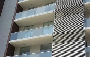 Brises da Lumibrise são solução arquitetônica para edifício residencial