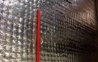 Manta cerâmica oferece proteção contra incêndio em galpão de fábrica