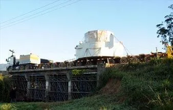 Escoramento metálico de ponte absorveu o peso de carretas de até 170 ton.
