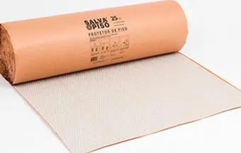 Manta de papel kraft com plástico bolha protegeu piso em reforma